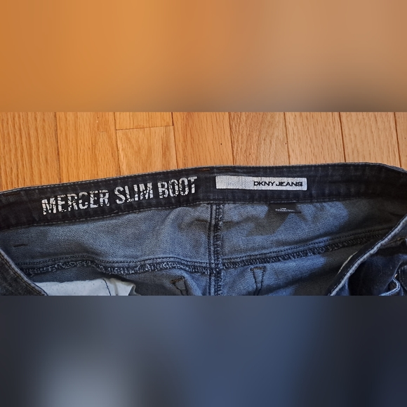 Womens DKNY jeans, size 14W - Picture 4 of 5